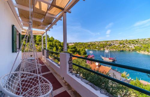 Cove Makarac (Milna) Apartamento | Vila Tudor