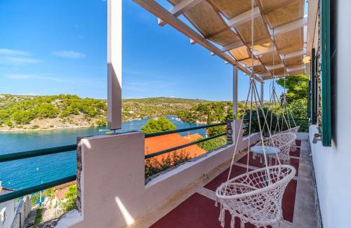 Cove Makarac (Milna) Apartamento | Vila Tudor