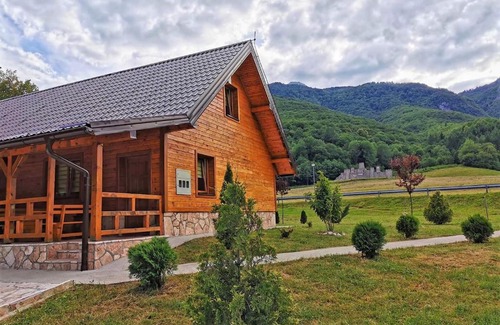 Tjentiste Apartamento | Vila "Volujak"