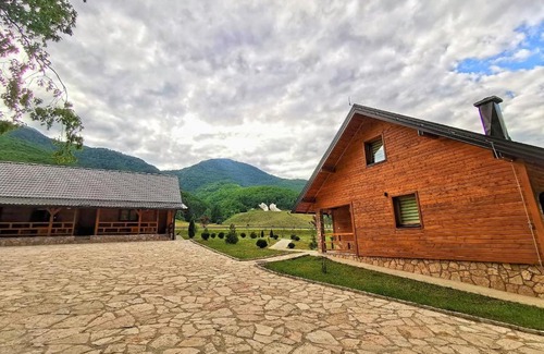Tjentiste Apartamento | Vila "Volujak"