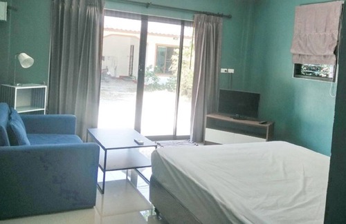 Si Sunthon Casa | VILAGE STUDIO TV 3, 1. 5 KM A LA PLAYA DE BANGTAO (1157)