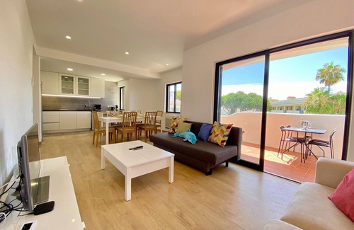 Vilamoura Apartamento | Vilamoura Twins 2 With Pool by Homing