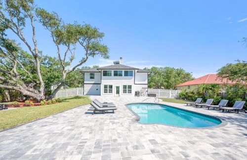 Vilano Beach Casa | Vilano Rose Slps 24, 6Bds, 5 Bths, Pool, Wlk to Beach, Golf, Pets