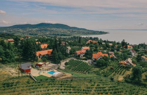 Badacsonytomaj Apartamento | Villő Villa