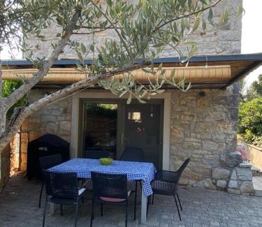 Labinci Cama Y Desayuno | Villa Šterna II - Ferienhaus mit Pool und Garten