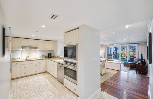 Kahuku Villa | Turtle Bay Beach Level 4 Bed Direct Ocean Views Villa 105-106!