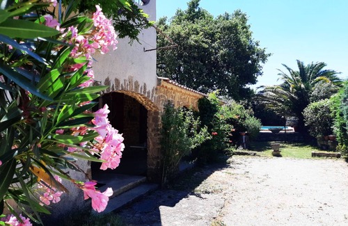 Bollene Villa | Villa 12p (8 ad max) with private pool. 1400 m2 of wooded grounds.