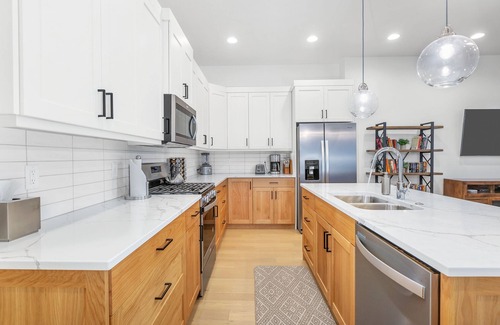 Bloomington Villa | Villa 13, 4 bedroom! Pool, Hot Tub, Pickleball
