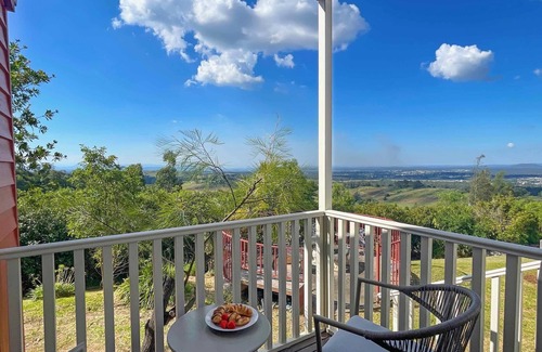 Mount View Villa | Bimbadeen Estate, Villa 2: una escapada romántica con vistas panorámicas, solo para 2