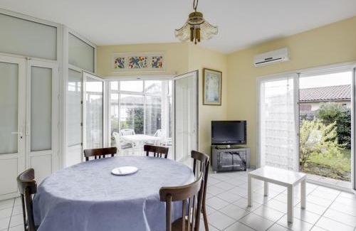 Biscarrosse Plage Casa | Villa 2 chambres proche plage, jardin, véranda, clim, wifi à Biscarrosse - FR-1-521-19