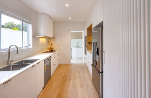 Anna Bay Villa | Villa 2 | Luxe 3BR Retreat w/ Pool Near Beach