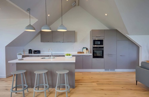 Mullion Casa | VILLA 2, pet friendly, character holiday cottage in Mullion