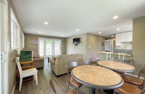Lake Ozark Casa | Villa #2 Sleep 10 Upper