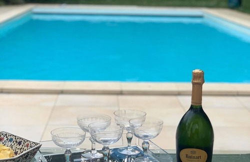 Saint-Aubin-de-Medoc Villa | VILLA DE 230 M2 EN EL BORDE DEL OBTURADOR FORESTAL PISCINA CLIMATIZADA Y SEGURA