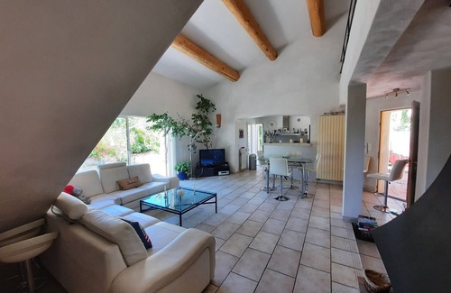 Cadolive Villa | Villa de 250 m2 en 4000 m2 de bosque de pinos Spa 6 lugares, piscina