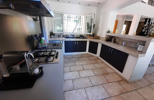 Cadolive Villa | Villa de 250 m2 en 4000 m2 de bosque de pinos Spa 6 lugares, piscina