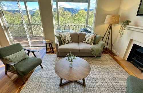 Pokolbin Villa | Villa 2br Mountain View Retreat Villa located within Cypress Lakes Resort