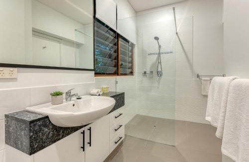Port Douglas Villa | Villa 3 @ Chez Willow, 2 mins to Four Mile Beach