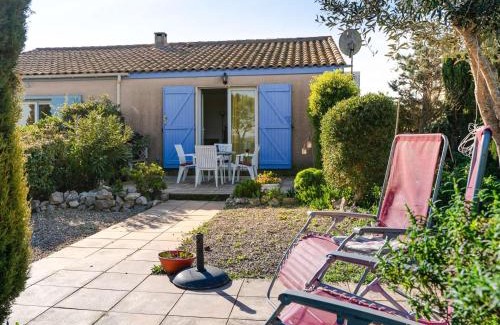 Saint-Pierre-la-Mer Villa | Villa 3 pièces avec grand jardin, piscine collective, vue mer - FR-1-409-277