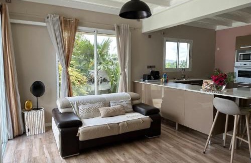 Le Lamentin Casa | Villa 4 étoiles MWoodsuite MartiniqueSun - Coquet & Central avec piscine et jardin privé