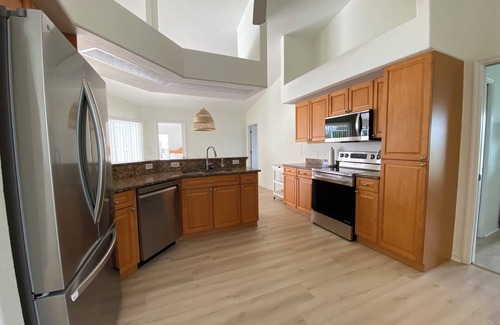 White Marsh Casa | Villa - 4 bed, 4 bath with pool & heated spa over looking pond, White Marsh area