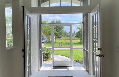 White Marsh Casa | Villa - 4 bed, 4 bath with pool & heated spa over looking pond, White Marsh area