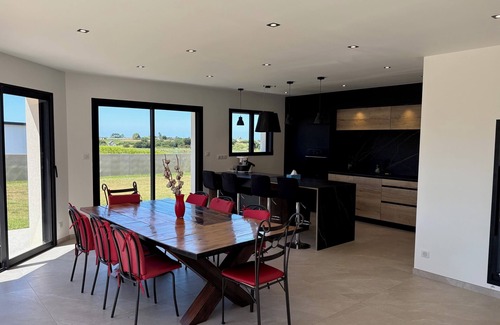 Cleder Villa | Villa 4 bedrooms and 2 bathrooms