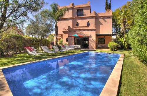 Bab Atlas Villa | Villa de 5 dormitorios con jardín y piscina privada / Villa con jardín y caca privada