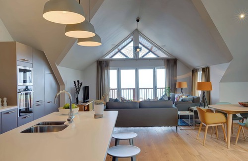 Mullion Cabaña | VILLA 5, pet friendly, with pool in Mullion