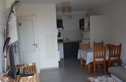 Saint-Pierre-la-Mer Apartamento | Villa 6 personnes dans résidence calme, grande terrasse, 5 mn de la plage