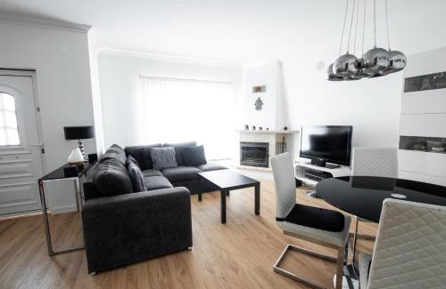 Lourinha Casa | Villa 6pax baby friendly Near Dino Park&Beaches