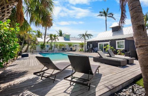 Holmes Beach Villa | Villa #8 AMI Lemon Fish