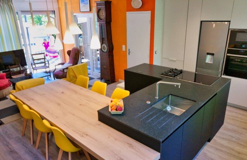 Mauzac Villa | Villa 8 pers. with 2 self-contained units 150 m from the beach & 300m from the center🐶🌳