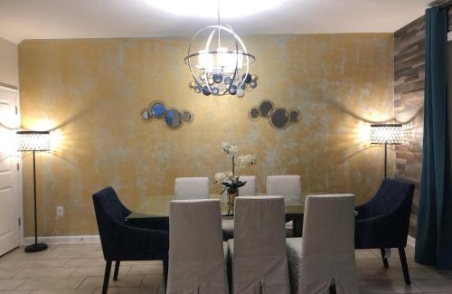 Davenport Villa | Villa 9BR Luxury near DISNEY with Pool, Spa, Free Parking, WiFi, Waterpark
