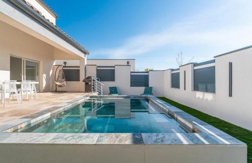 Saint-Genies-de-Malgoires Casa | Villa avec piscine extérieur