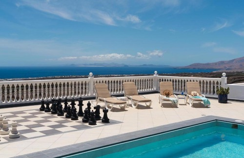 Tias Casa | Villa abubilla