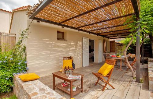 Calvi Villa | Villa "Acacia" très chaleureuse avec beau jardin - 4 à 6 personnes