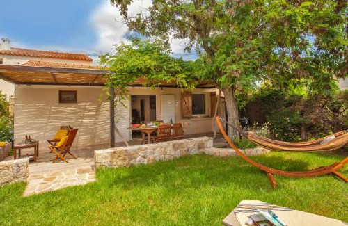 Calvi Villa | Villa "Acacia" très chaleureuse avec beau jardin - 4 à 6 personnes