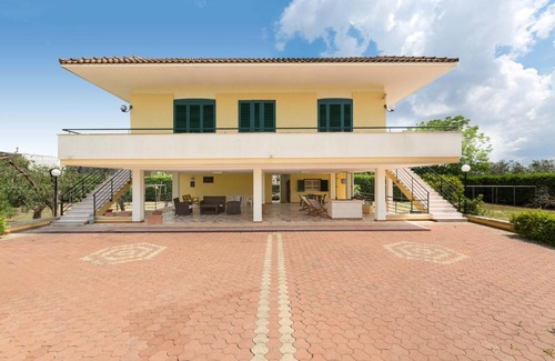 Casarano Casa | Villa Ada by BarbarHouse