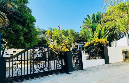 La Mulata Villa | Villa Adictiva & Holistic House Where vacation, Sun, Sand, and luxury Awaits.