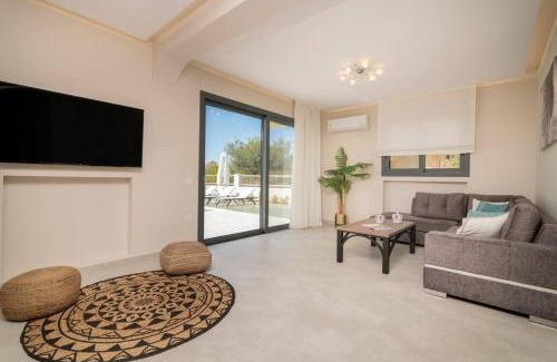 Kalamaki Villa | Villa Adiola, An Unrivalled Retreat