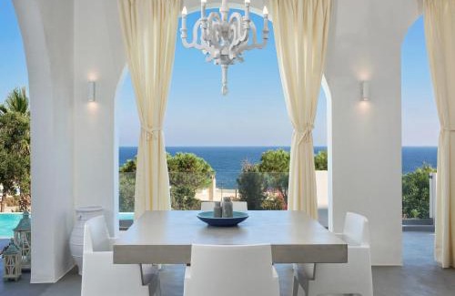 Kamari Villa | Villa Adrali