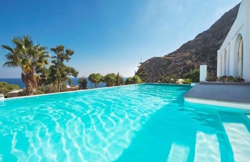 Kamari Villa | Villa Adrali