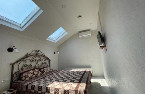 Chisinau Casa | Villa aeroport розовый дом