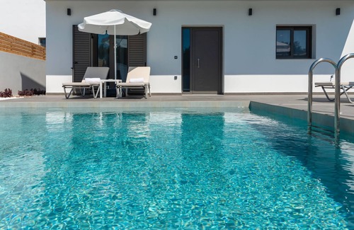 Kalpaki Villa | Villa Agalliu - 3 Bedroom Villa with Private pool