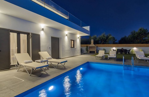 Kalpaki Villa | Villa Agalliu - 3 Bedroom Villa with Private pool