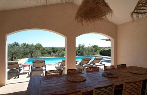Mouries Villa | Villa air-conditioning heated pool Alpilles view Mouries LS1-455