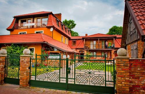 Leba Cama Y Desayuno | Villa Akacja