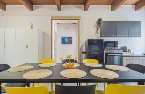 Magazzeno Apartamento | Villa Al Borgo - con Jacuzzi in giardino privato