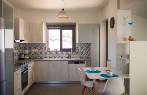 Adelianos Kampos Villa | Villa al Mare. ¡El mar a tus pies!